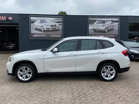 BMW X1 SDrive20i Limited Series Automaat - Airco ecc - Cruise - Navi - Xenon - Leer - Bluetooth/handsfree - Afneembare trekhaak