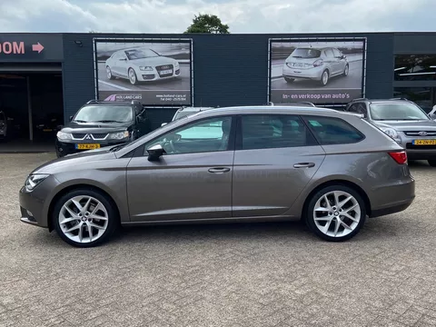Seat Leon ST 1.4 EcoTSI Style Connect Automaat - Airco ecc - Cruise - Bluetooth/handsfree - Elekt.panoramadak - 18 inch l.m velgen