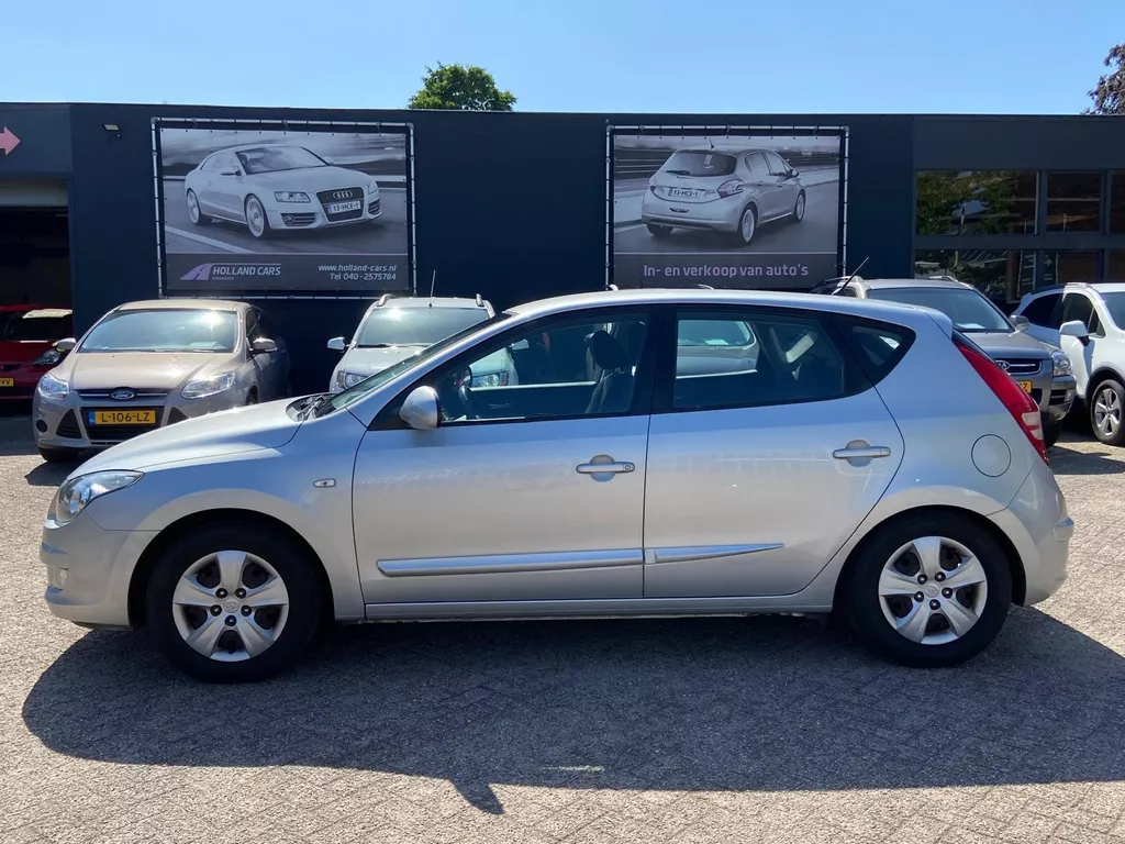 Hyundai I30 1.4i Dynamic 5-deurs - Airco ecc - Elektrisch pakket - Afn. Trekhaak - Apk t/m 12-07-2027