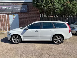 Volvo V50 1.6 D2 S/S Sport - Airco ecc - Cruise control - Bluetooth/handsfree - 17 inch l.m velgen - Pdc - Trekhaak