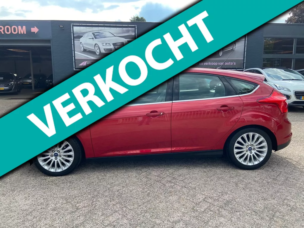 Ford Focus 1.6 TI-VCT First Edition 5-deurs - Airco ecc - Cruise - Keyless go - 17 inch l.m velgen - Stoelverwarming - Trekhaak