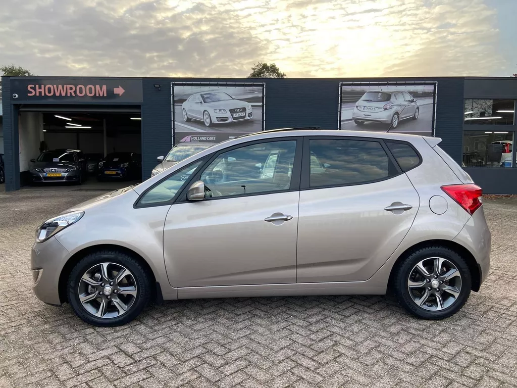 Hyundai Ix20 1.4i Premium - 1e Eigenaar 22.297 Kilometer dealer onderhouden - Airco ecc - Cruise - Elekt. Panoramadak - Trekhaak